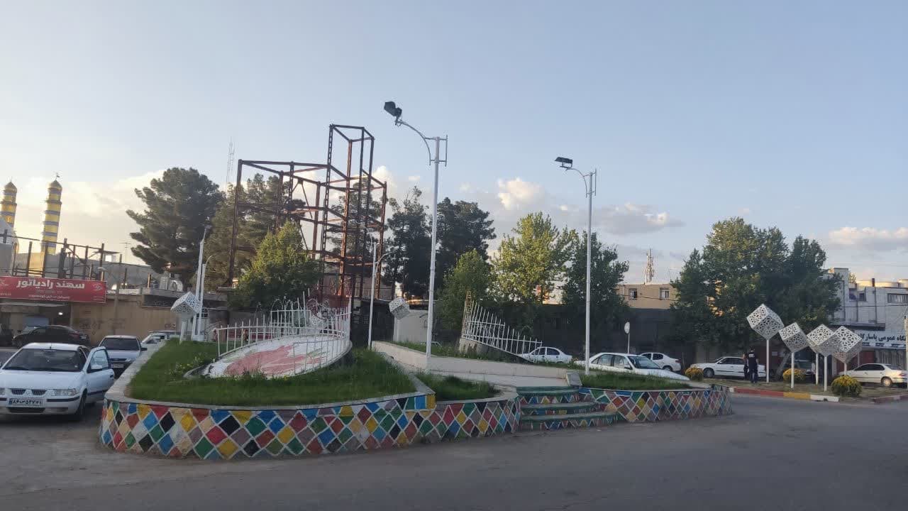 احداث لچکی جدا کننده معابر شهر کوشک (میدان معلم ،میدان شهدا و چهارراه بسیج)
